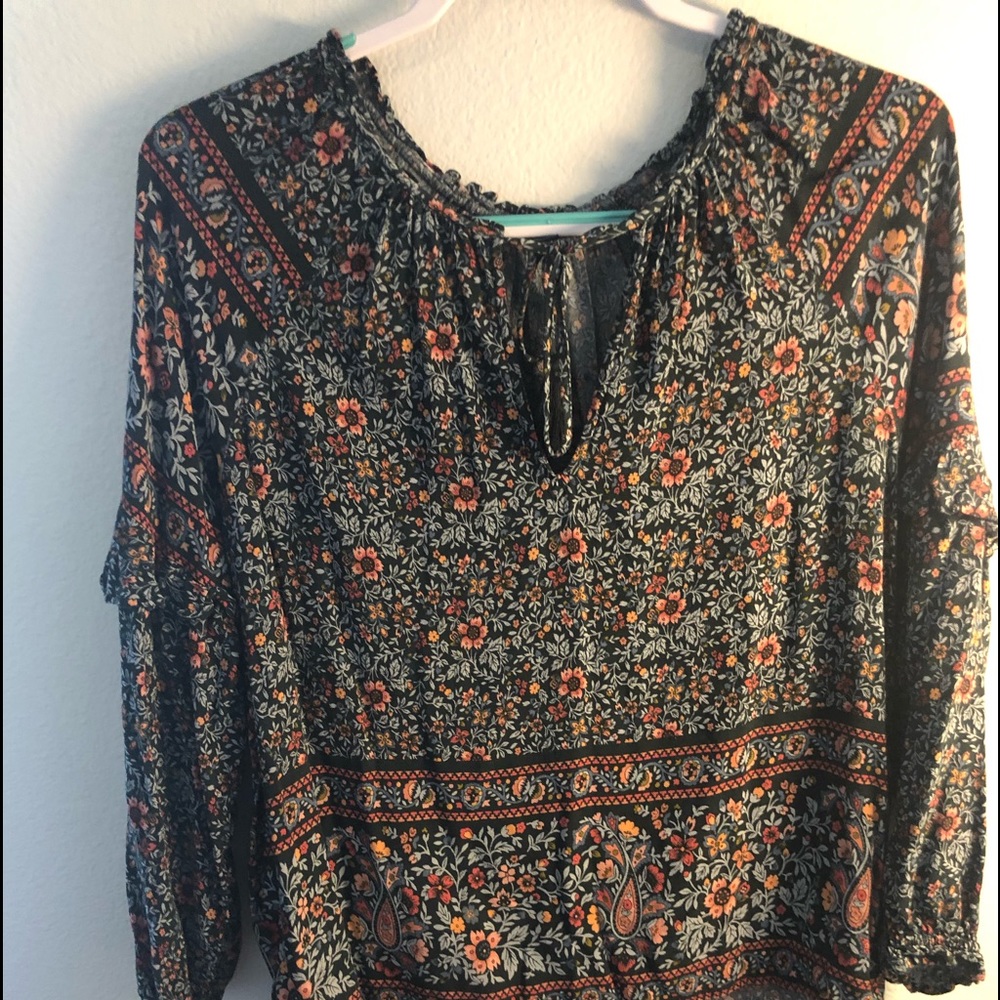 Floral long sleeve top!